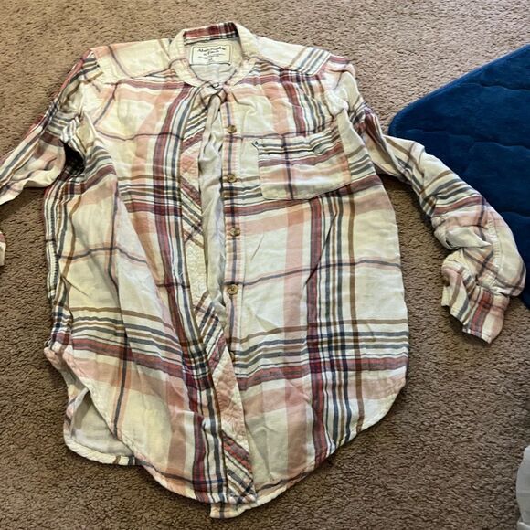 Abercrombie medium button down - Picture 3 of 8